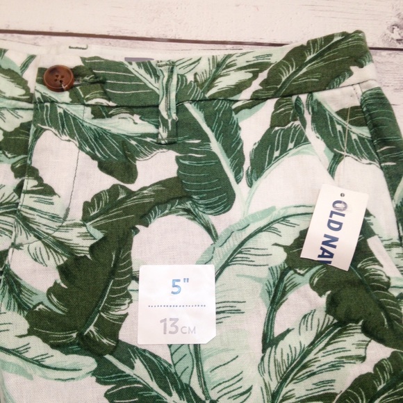 NWT Women's Palm Print Shorts - Picture 3 of 4